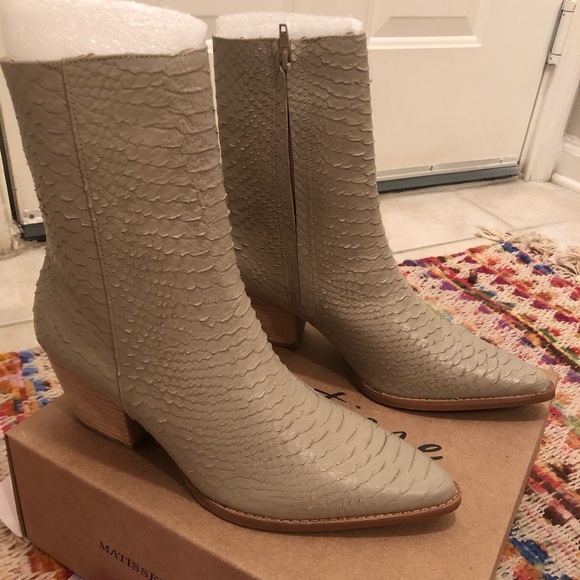 Matisse Cady Ivory Snake Bootie Size 9 worn once - Picture 4 of 7